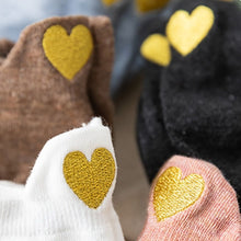 Laden Sie das Bild in den Galerie-Viewer, 10pairs Women's Gold Embroidered Heart Ankle Cotton Socks