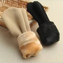 Laden Sie das Bild in den Galerie-Viewer, 5 Pack Men Women Socks Add Velvet Solid Winter Warm Snow Socks Thickened Socks