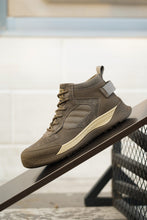 Laden Sie das Bild in den Galerie-Viewer, mens comfortable work shoessteel toed men  boots