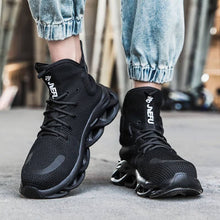 Laden Sie das Bild in den Galerie-Viewer, Safety Boots Are Light and Comfortable Steel Toe Cap Anti-piercing Industrial Outdoor Work Shoes