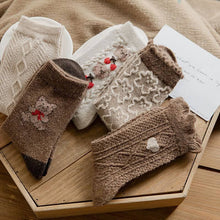 Carica l'immagine nel visualizzatore Galleria, Winter Wool Socks Women Athletic Socks Cozy Knit Wool Crew Socks