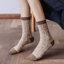 Carica l'immagine nel visualizzatore Galleria, Winter Wool Socks Women Athletic Socks Cozy Knit Wool Crew Socks