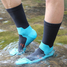 Laden Sie das Bild in den Galerie-Viewer, Waterproof Socks