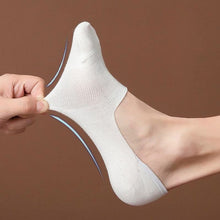 Carica l&#39;immagine nel visualizzatore Galleria, 10 Pair Men Women Ankle Socks White Invisible Socks antiskid boat socks
