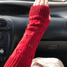 Laden Sie das Bild in den Galerie-Viewer, 2 Pairs Knitted Arm Warmers Gloves Winter Long Thumb Hole Gloves Mittens for Women and Men

