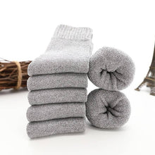 Carica l&#39;immagine nel visualizzatore Galleria, 5 Pairs Wool Socks Mens Warm Winter Socks Wool Hiking Socks
