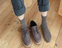 Cargar imagen en el visor de la Galería, 5 Pairs Wool Socks Mens Warm Winter Socks Wool Hiking Socks
