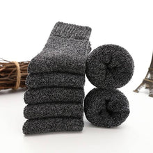 Laden Sie das Bild in den Galerie-Viewer, 5 Pairs Wool Socks Mens Warm Winter Socks Wool Hiking Socks
