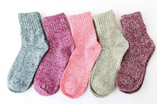 Laden Sie das Bild in den Galerie-Viewer, Warm Cozy Socks
